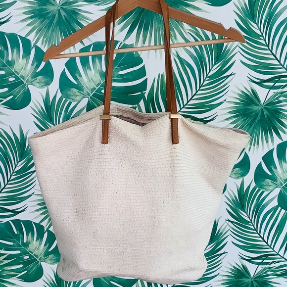 Handbags - Grass straw tote bag